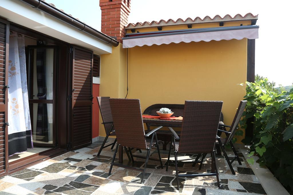 Apartments Max Врсар Екстер'єр фото