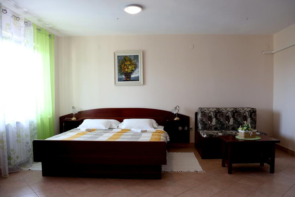 Apartments Max Врсар Екстер'єр фото