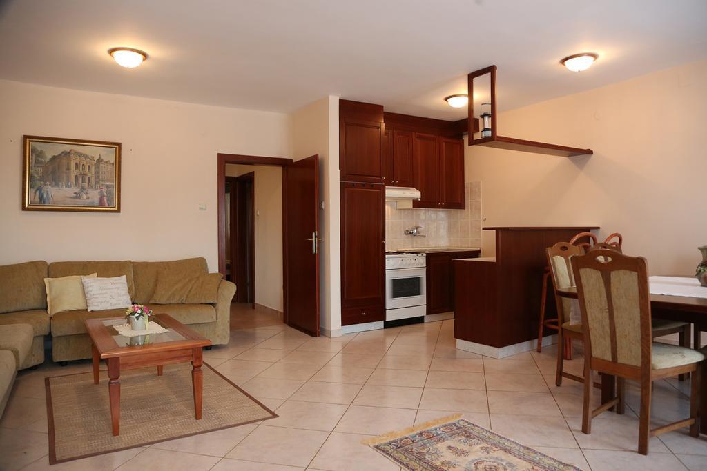 Apartments Max Врсар Екстер'єр фото