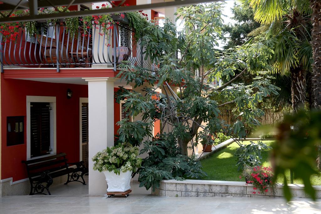 Apartments Max Врсар Екстер'єр фото